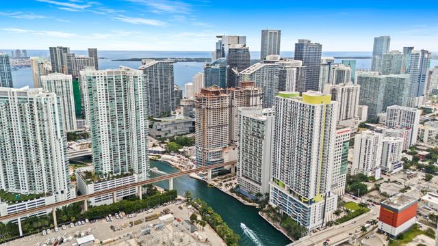 185 SW 7th Street, Miami, FL 33130