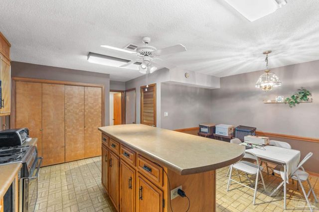 2625 Wilde Lake Blvd, Pensacola, FL 32526