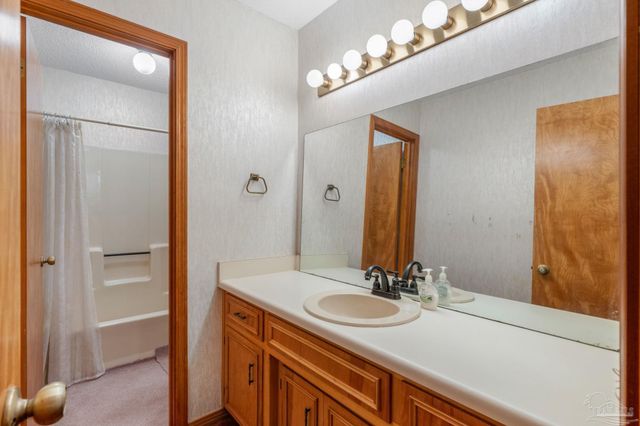 2625 Wilde Lake Blvd, Pensacola, FL 32526