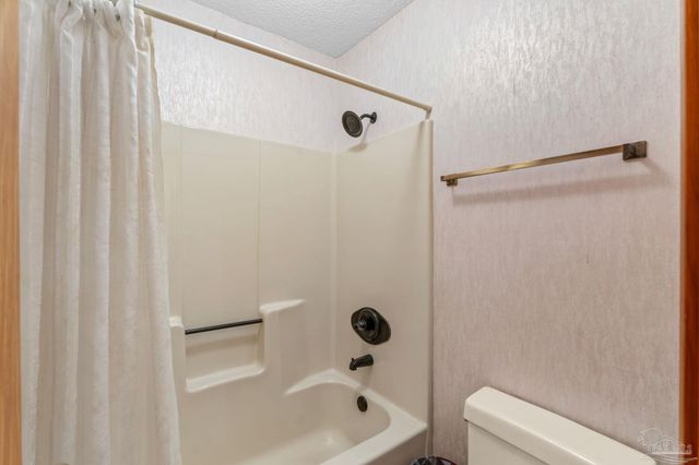 2625 Wilde Lake Blvd, Pensacola, FL 32526