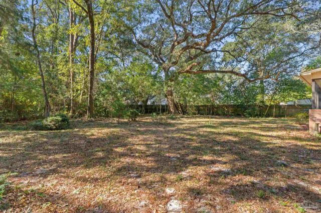 2625 Wilde Lake Blvd, Pensacola, FL 32526