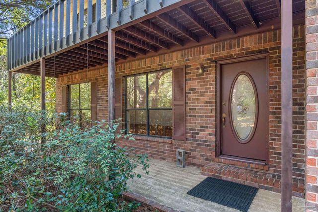 2625 Wilde Lake Blvd, Pensacola, FL 32526