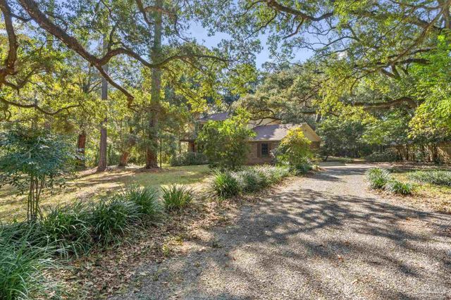 2625 Wilde Lake Blvd, Pensacola, FL 32526