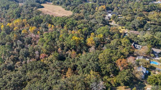 2625 Wilde Lake Blvd, Pensacola, FL 32526