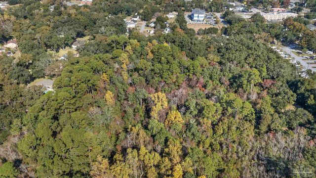 2625 Wilde Lake Blvd, Pensacola, FL 32526