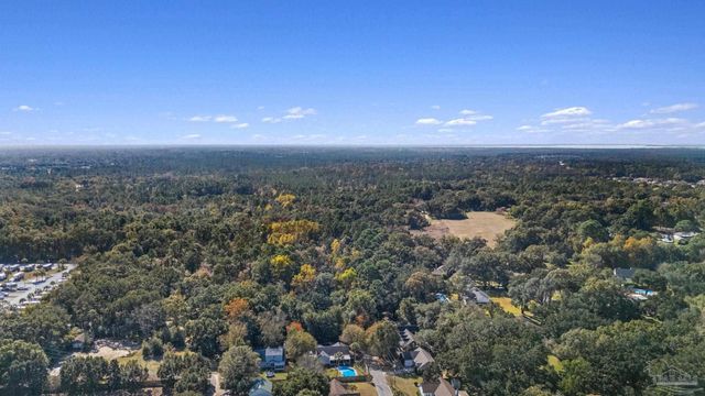 2625 Wilde Lake Blvd, Pensacola, FL 32526