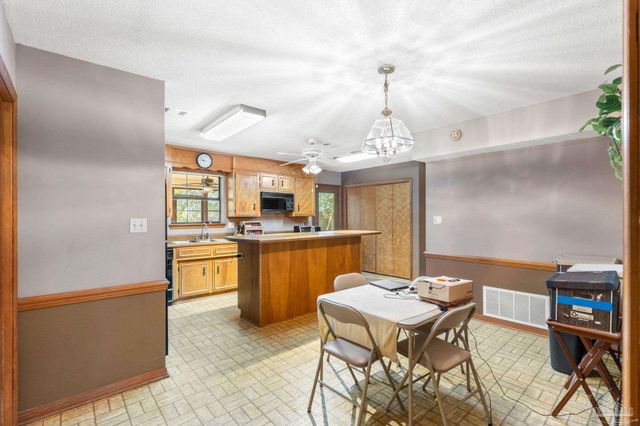 2625 Wilde Lake Blvd, Pensacola, FL 32526