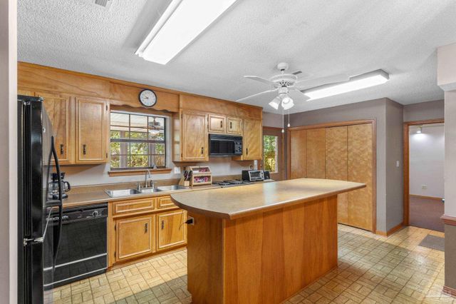 2625 Wilde Lake Blvd, Pensacola, FL 32526