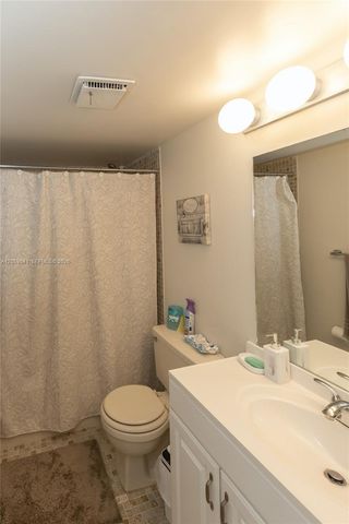 10425 SW 112 Avenue 325, Miami, FL 33176
