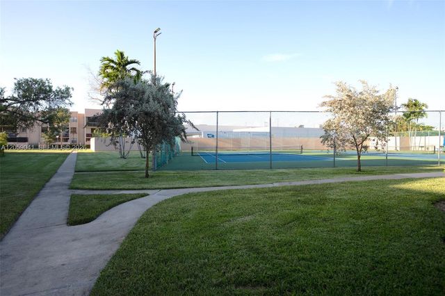 10425 SW 112 Avenue 325, Miami, FL 33176