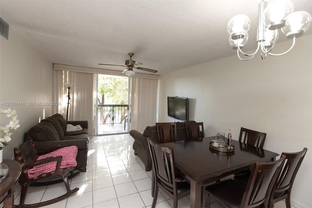 10425 SW 112 Avenue 325, Miami, FL 33176