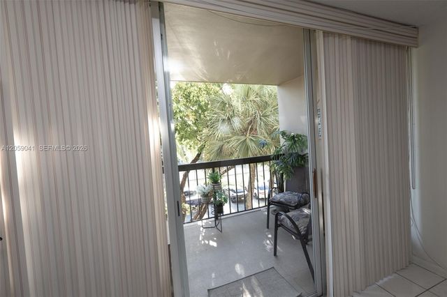 10425 SW 112 Avenue 325, Miami, FL 33176