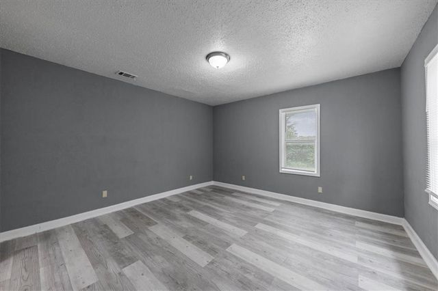 1108 S 39th Street, Kansas City, KS 66106