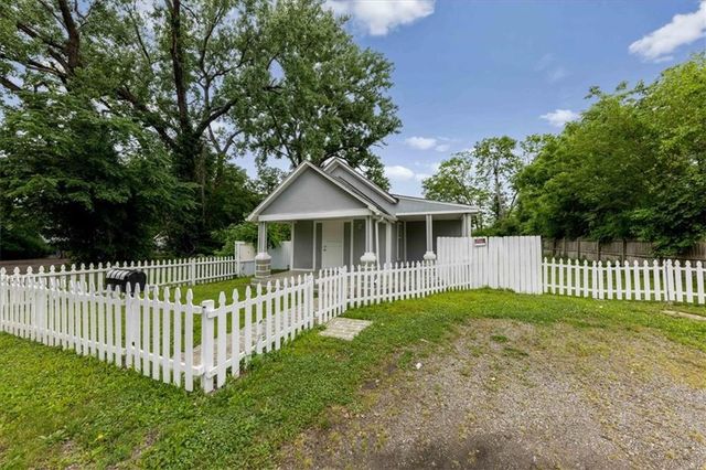 1108 S 39th Street, Kansas City, KS 66106