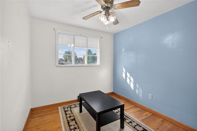105 Flicker Dr, Mckees Rocks, PA 15136