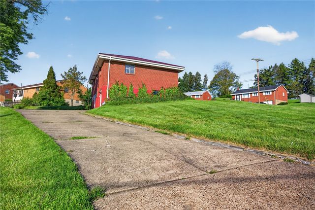 105 Flicker Dr, Mckees Rocks, PA 15136