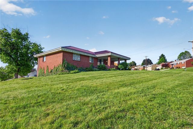 105 Flicker Dr, Mckees Rocks, PA 15136