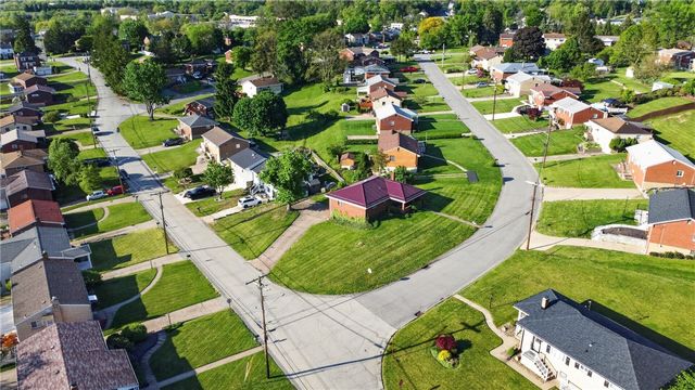 105 Flicker Dr, Mckees Rocks, PA 15136