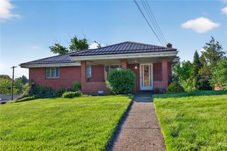 105 Flicker Dr, Mckees Rocks, PA 15136