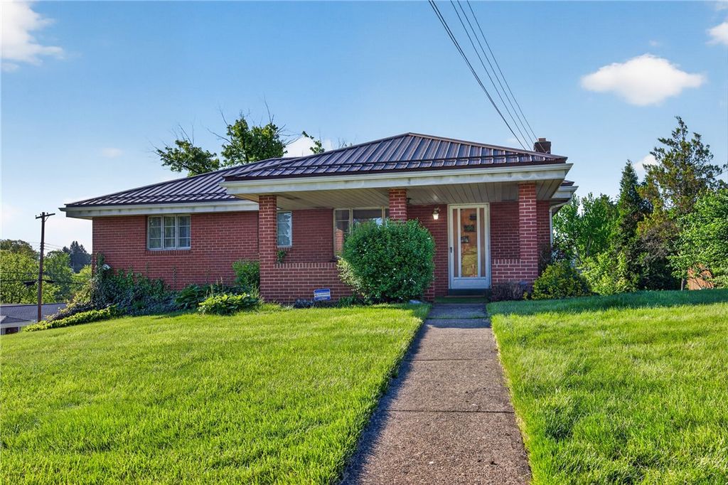 105 Flicker Dr, Mckees Rocks, PA 15136