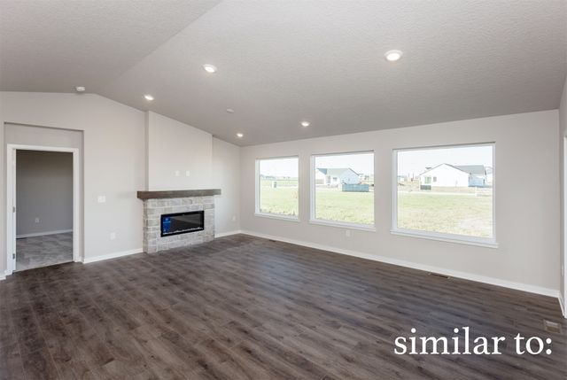 707 NE Doe Pointe Drive, Ankeny, IA 50021