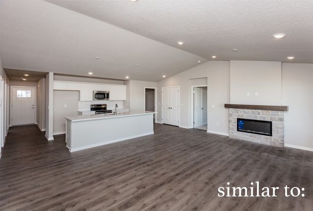 707 NE Doe Pointe Drive, Ankeny, IA 50021