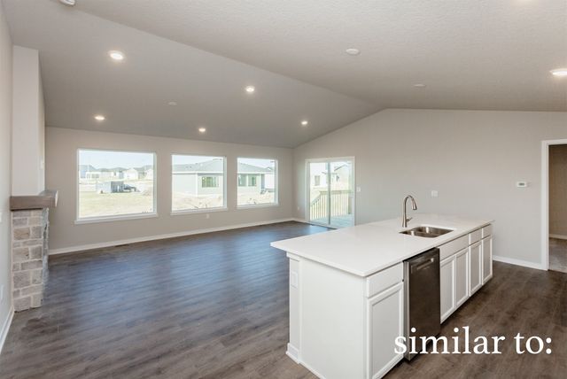 707 NE Doe Pointe Drive, Ankeny, IA 50021