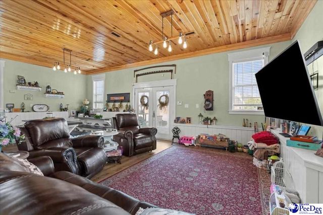 3568 Sardis Hwy, Timmonsville, SC 29161