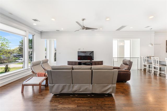 1507 Sandman Street, Houston, TX 77007