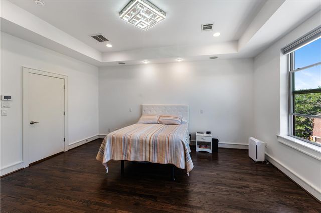 1507 Sandman Street, Houston, TX 77007