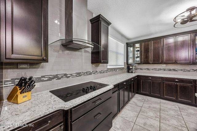 79425 PLUMMERS CREEK Drive, Yulee, FL 32097