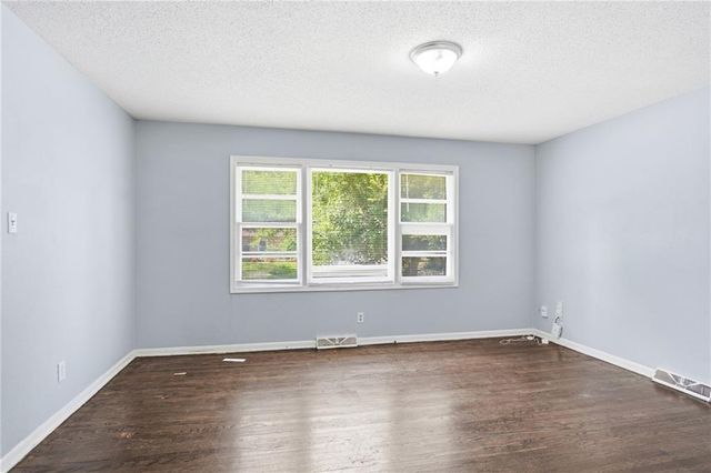 8602 E 110th Street, Kansas City, MO 64134