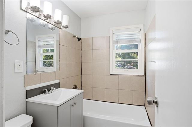 8602 E 110th Street, Kansas City, MO 64134