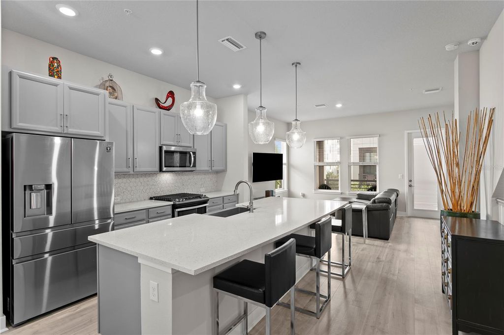 Image 5 of property listing at 2511 N GRADY AVENUE 17, Tampa, FL 33607