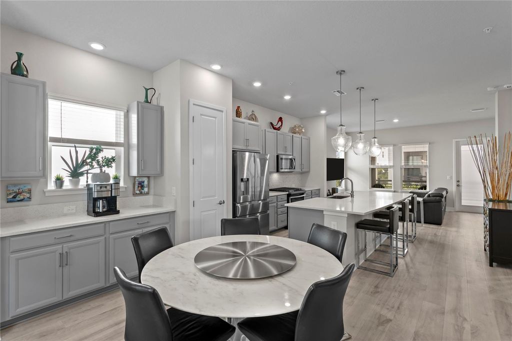 Image 7 of property listing at 2511 N GRADY AVENUE 17, Tampa, FL 33607