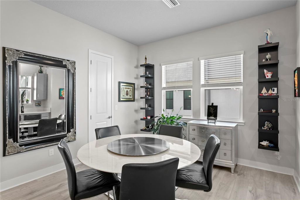 Image 8 of property listing at 2511 N GRADY AVENUE 17, Tampa, FL 33607