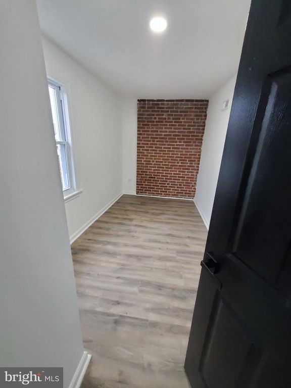 404 N CHARLOTTE ST, POTTSTOWN, PA 19464 — photo 3