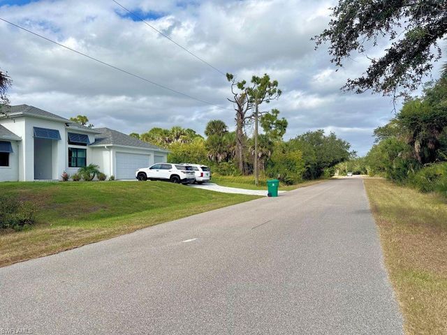 1327 Clearview DR, Port Charlotte, FL 33953