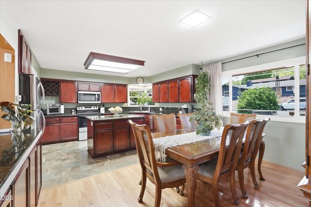 1317 NW Prospect Avenue, Grants Pass, OR 97526