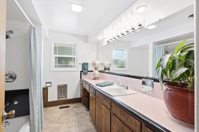 1317 NW Prospect Avenue, Grants Pass, OR 97526