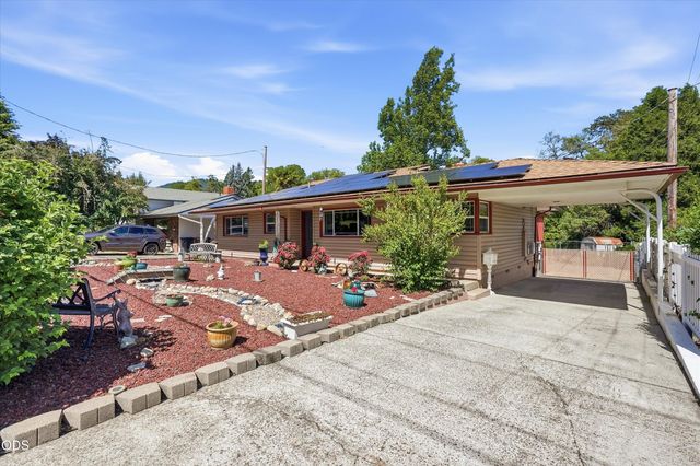 1317 NW Prospect Avenue, Grants Pass, OR 97526