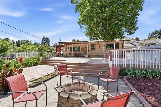 1317 NW Prospect Avenue, Grants Pass, OR 97526