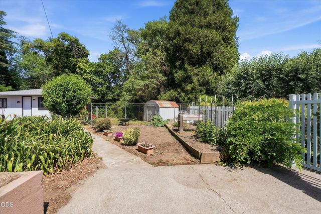 1317 NW Prospect Avenue, Grants Pass, OR 97526
