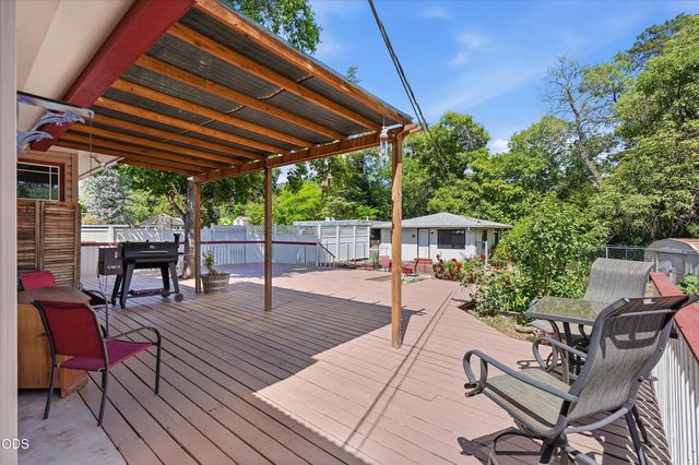 1317 NW Prospect Avenue, Grants Pass, OR 97526