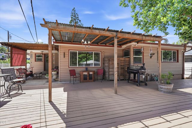 1317 NW Prospect Avenue, Grants Pass, OR 97526