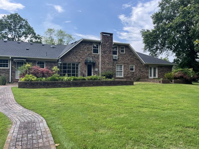 133 Sequoia Dr, Clarksville, TN 37043