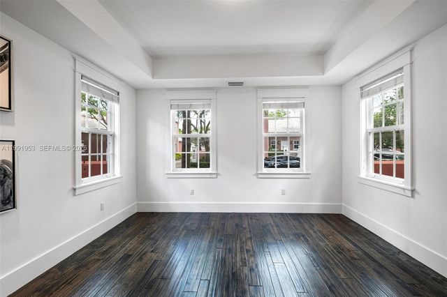 550 Loretto Ave 16, Coral Gables, FL 33146