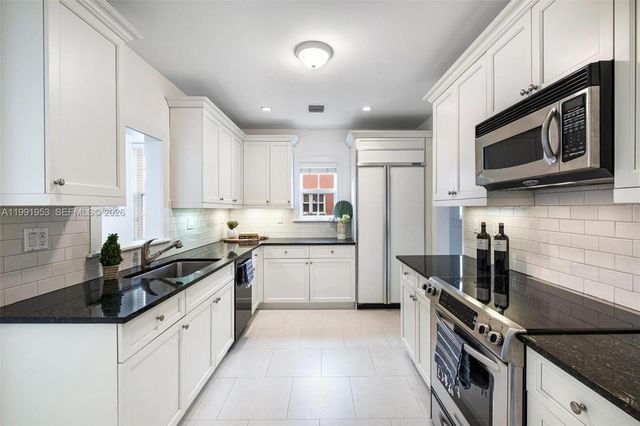 550 Loretto Ave 16, Coral Gables, FL 33146