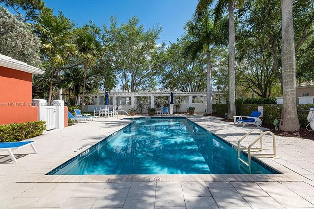 550 Loretto Ave 16, Coral Gables, FL 33146