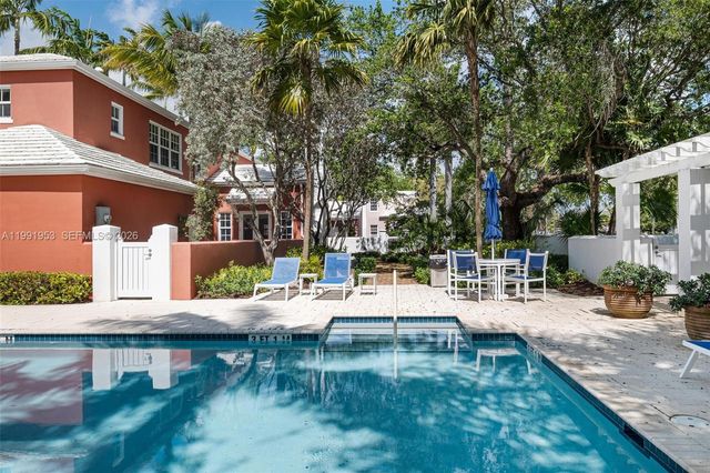 550 Loretto Ave 16, Coral Gables, FL 33146